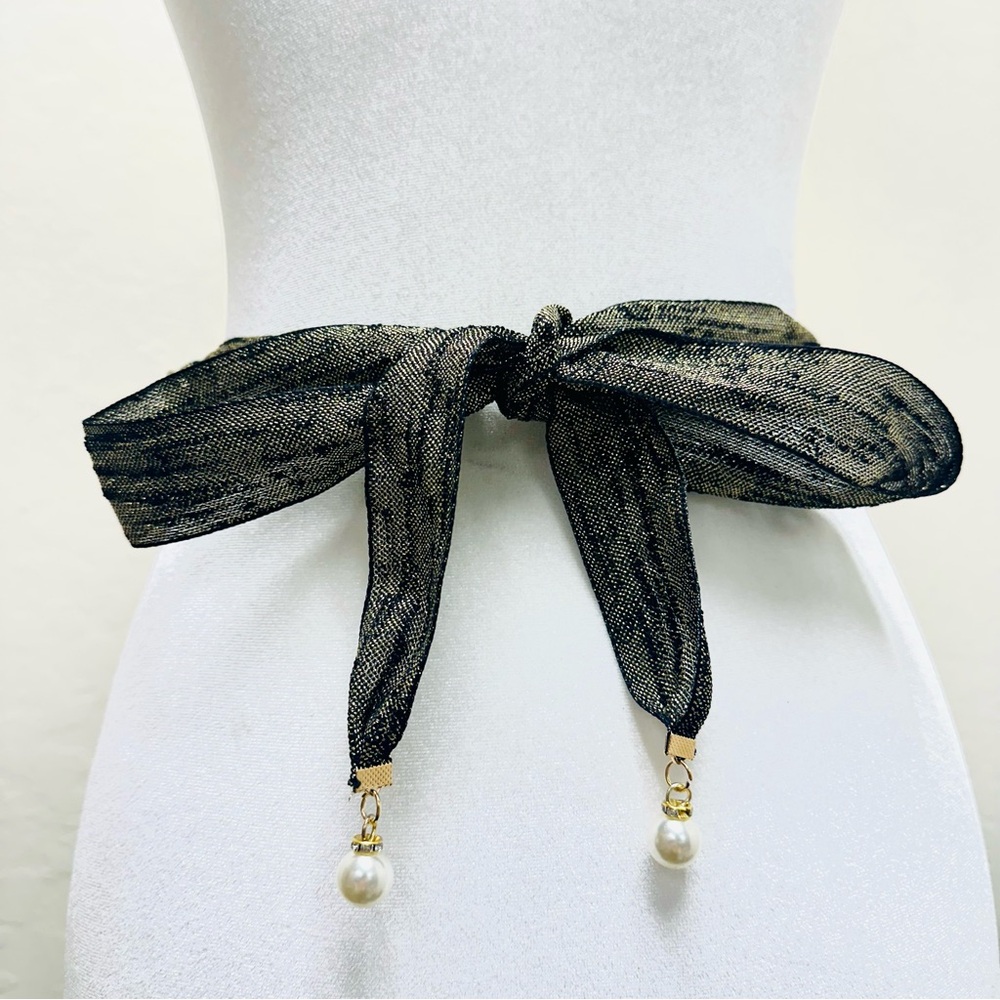 Y2K Black and gold flower belt with rhinestone details - Picture 3 of 3